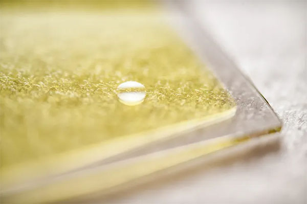 material consists of three layers: a layer of cubic silicon carbide, a layer of cobalt oxide and a catalyst material that helps to split water.