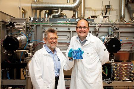 Professor Aasmund Sudbø and Head of Research Erik Marstein