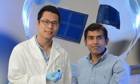 Doctoral Student Zenan Yu and Professor Jayan Thomas