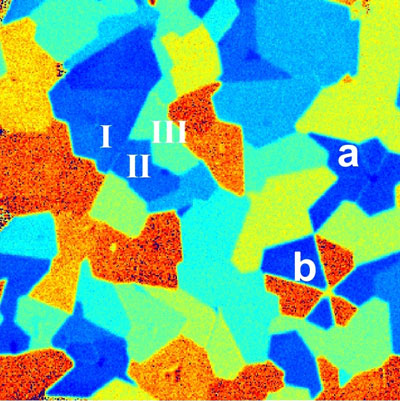crystal orientations of 2D semiconductor membranes