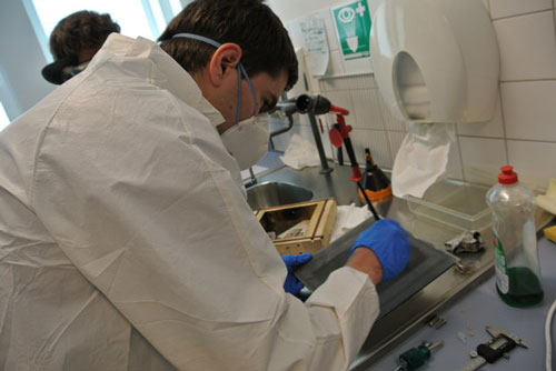 GRAVARC students recovering their carbon nano structures