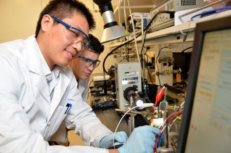 Shu Hu demonstrates how to make photoelectrochemical measurements of a solar-fuels cell