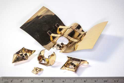 Dubbed Primer, a new cube-shaped robot can be controlled via magnets to make it walk, roll, sail, and glide