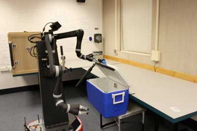 robot opening box
