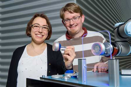Susanne-Marie Kirsch and Felix Welsch with the novel robot grippers