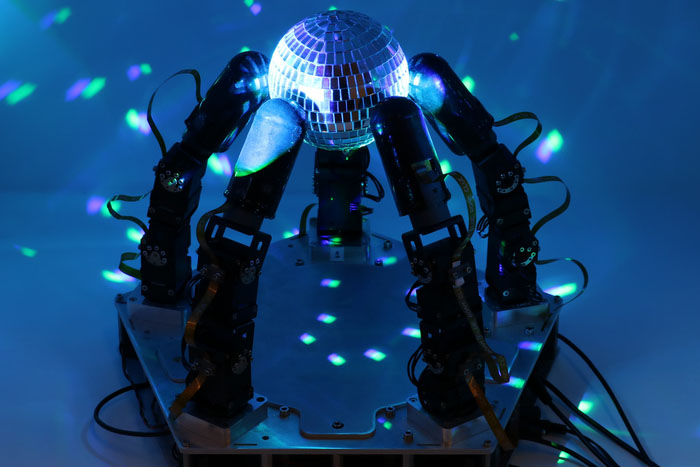 Using a sense of touch, a robot hand can manipulate in the dark, or in difficult lighting conditions