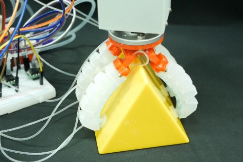 robotic suction cups using suction intelligence to grasp object