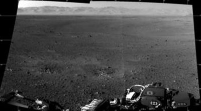 full-resolution photos from Curiosity's navigation camera, stitched together