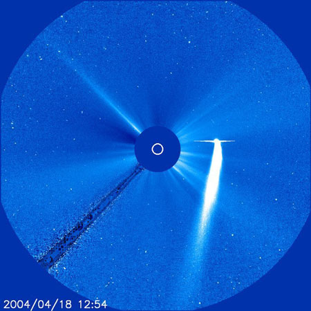 comet ISON grazes past the Sun