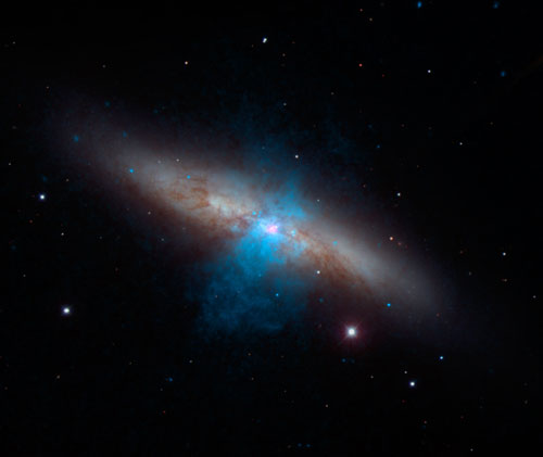 pulsar  at the center of the galaxy Messier 82