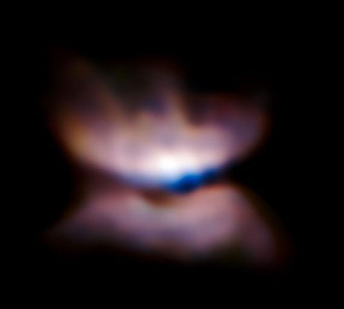 VLT/SPHERE Image of the Star L2 Puppis and Its Surroundings