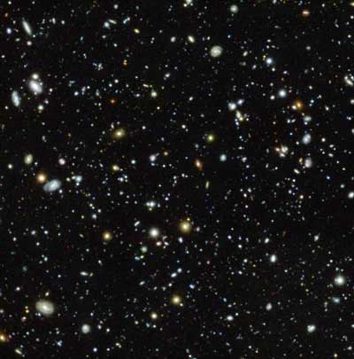 The Hubble Ultra Deep Field seen with MUS