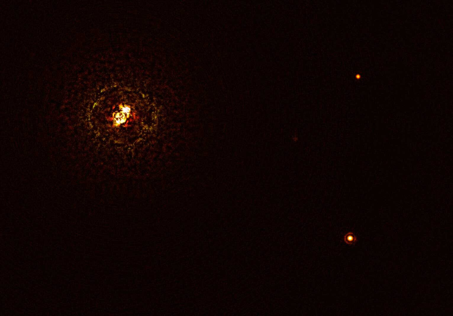 This image shows the most massive planet-hosting star pair to date, b Centauri, and its giant planet b Centauri b