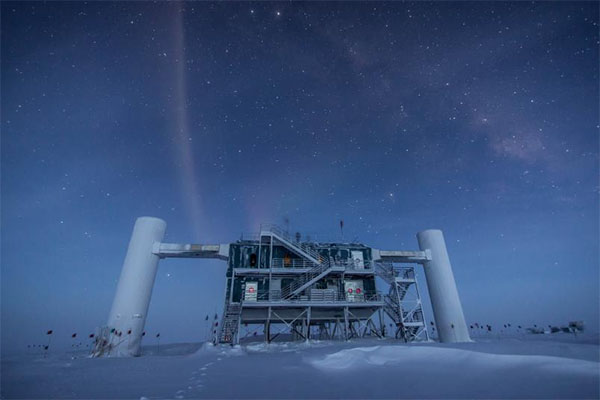 The IceCube laboratory