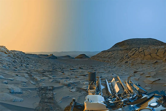 Amapari Marker Band, a winding region where Curiosity discovered unexpected signs of an ancient lake